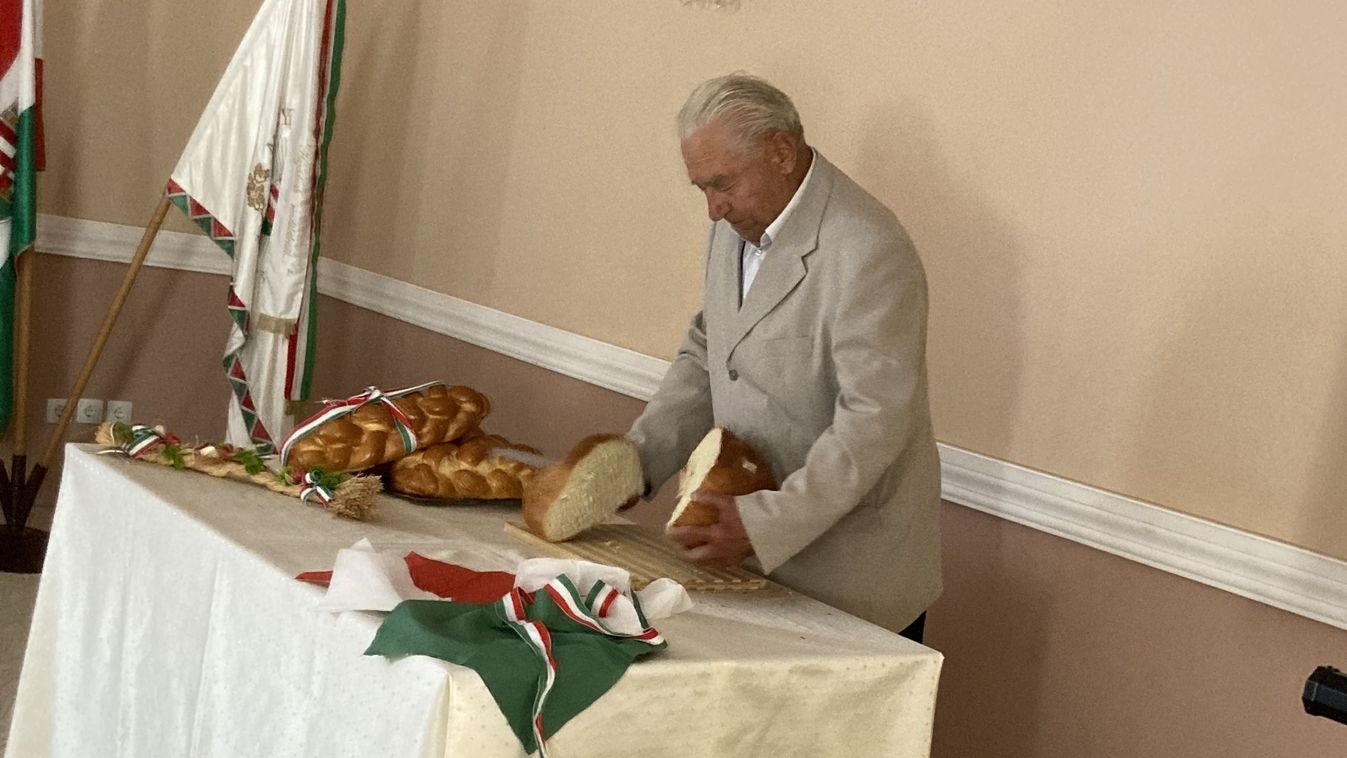 Ászáron sem maradhatott el Szent István örökségének felidézése