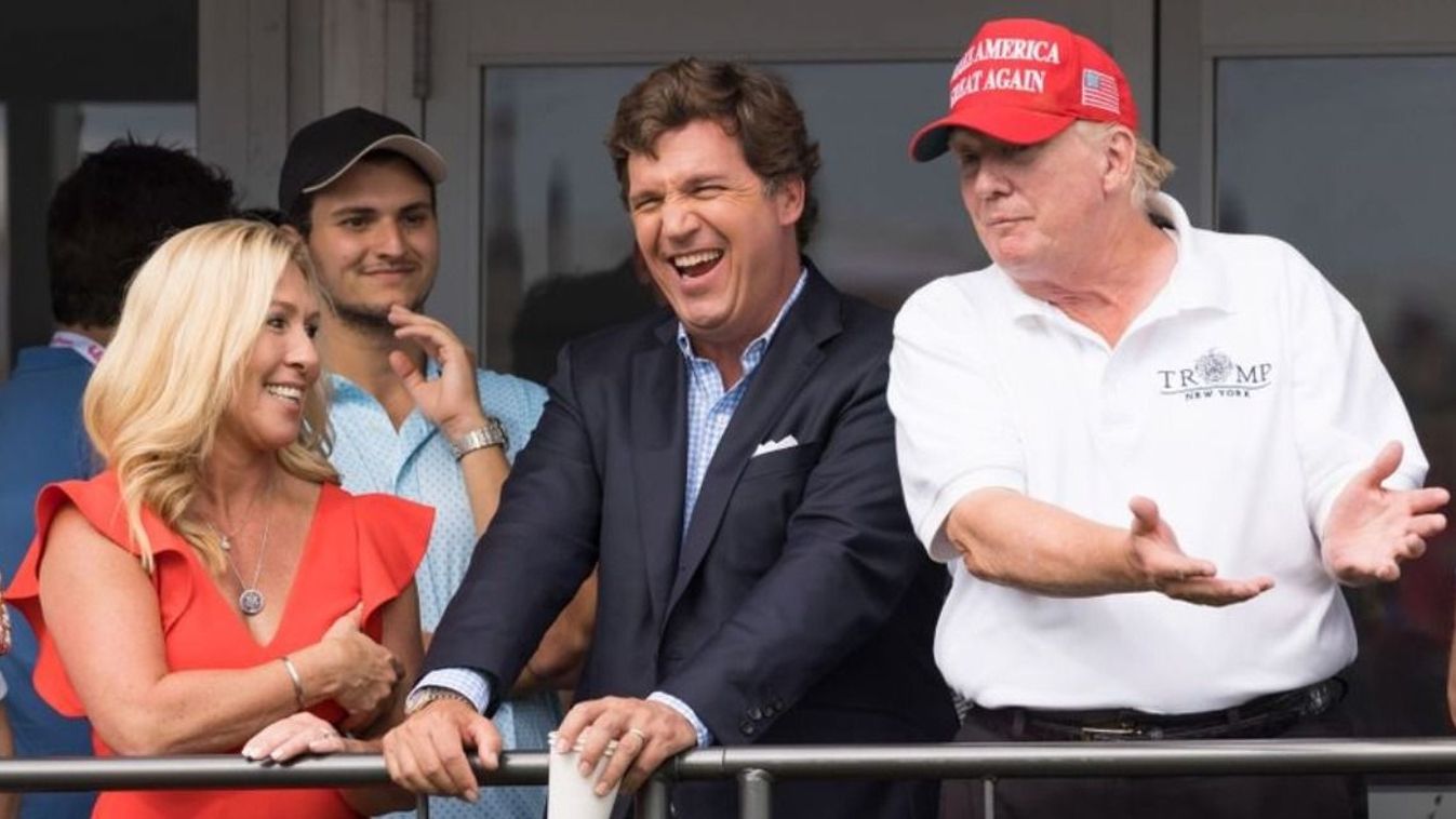 Az esztergomi teltházas előadása után ismét jön Tucker Carlson