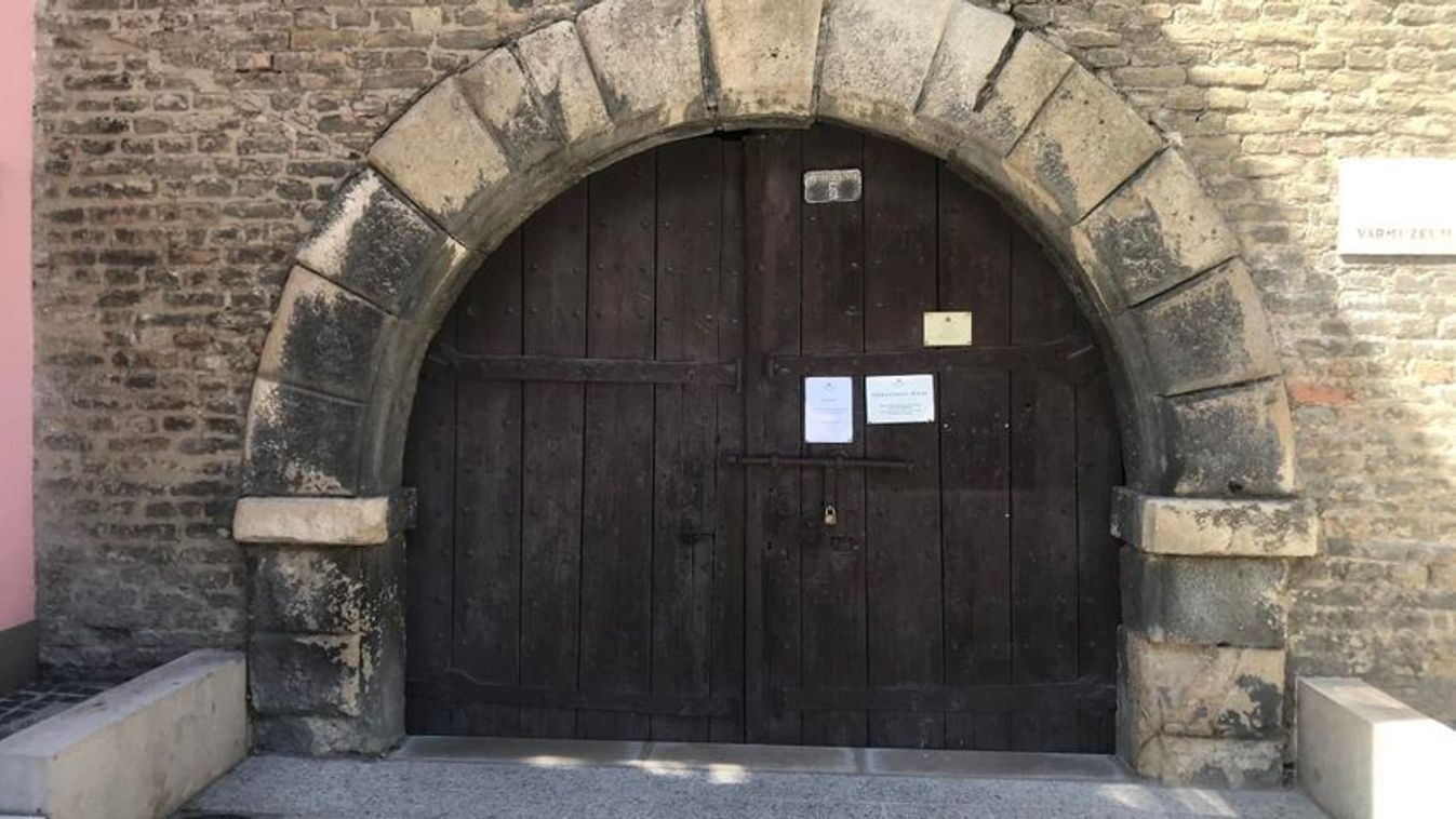 Holttestet találtak egy győri múzeum udvarán