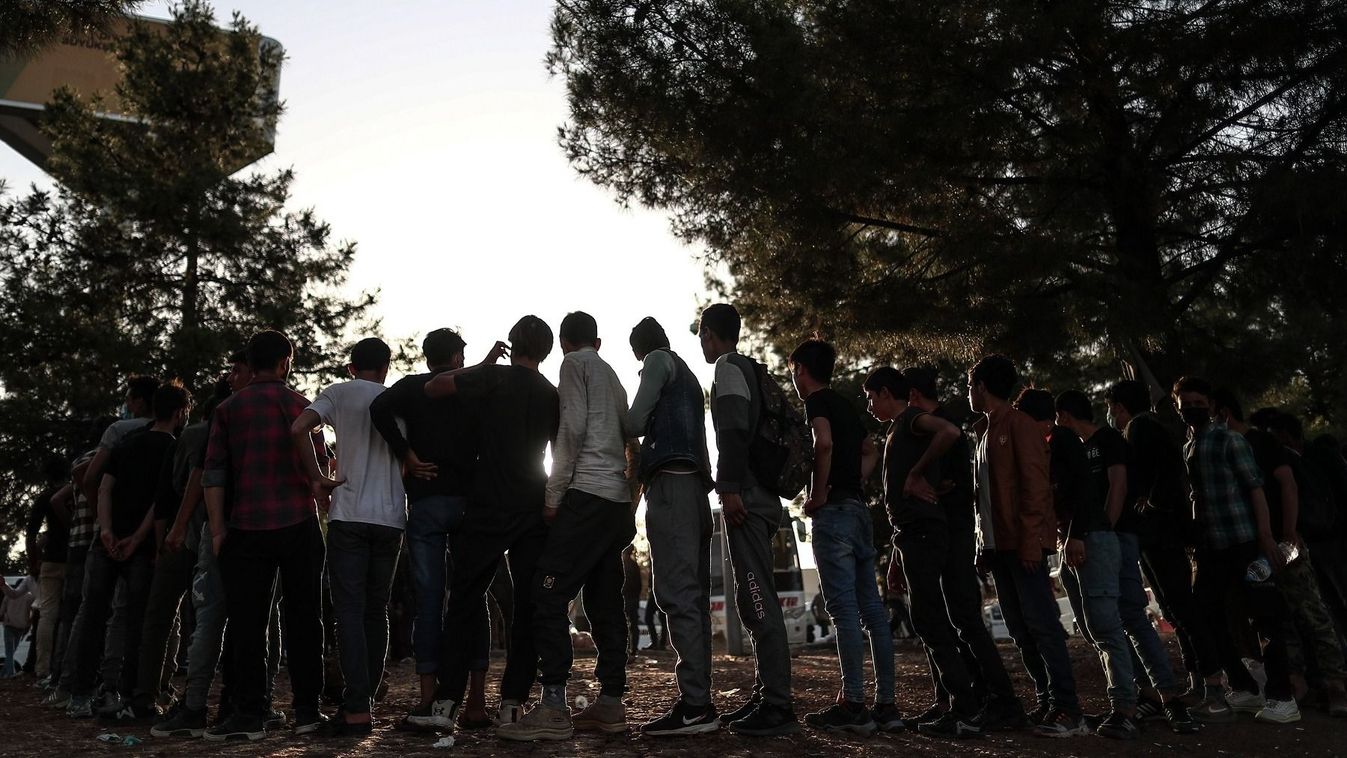 Több mint hatvan migránst találtak a cseh rendőrök egy magyar rendszámú teherkocsiban