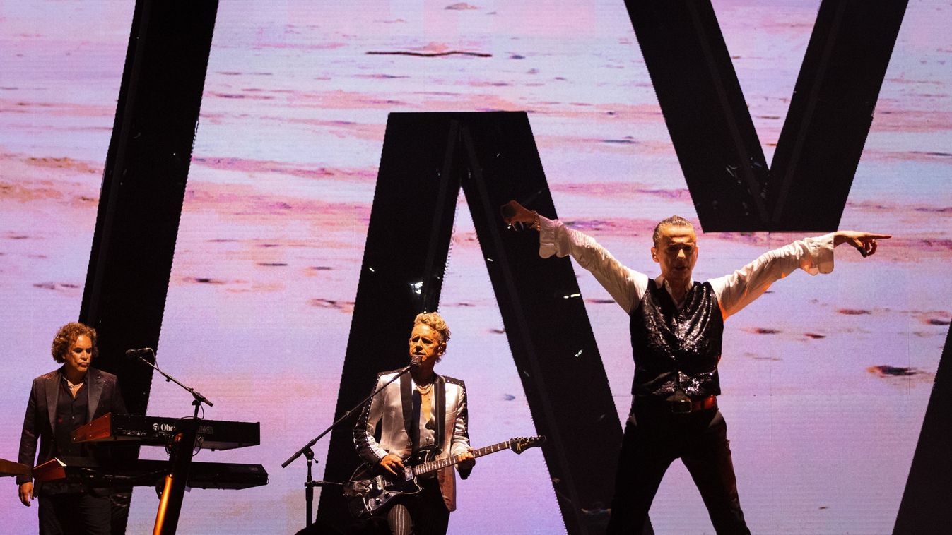 A Depeche Mode-buli a MÁV jóvoltából Bicskén folytatódott