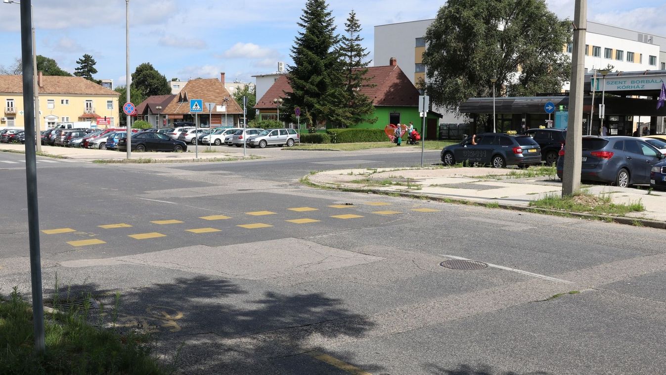 Nagy lehet a káosz a tatabányai kórház előtt, utcafelújítás kezdődik