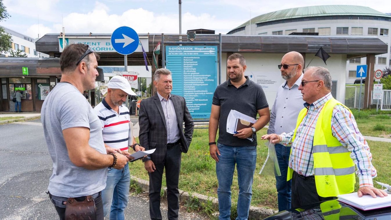 Indul a Turul utca felújítása és az új lámpás kereszteződés kialakítása Tatabányán +fotók