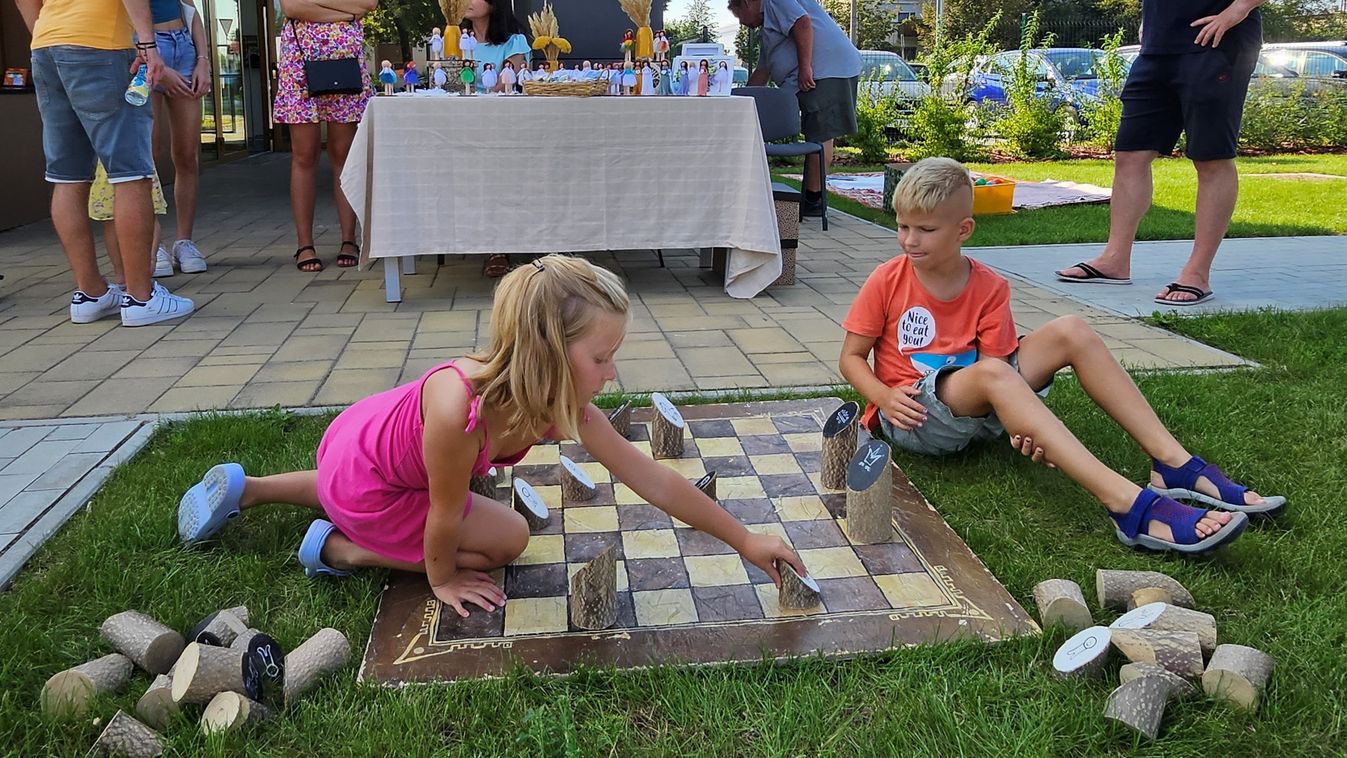 Fotókon a zenés piknik - számos programmal várták a komáromi családokat