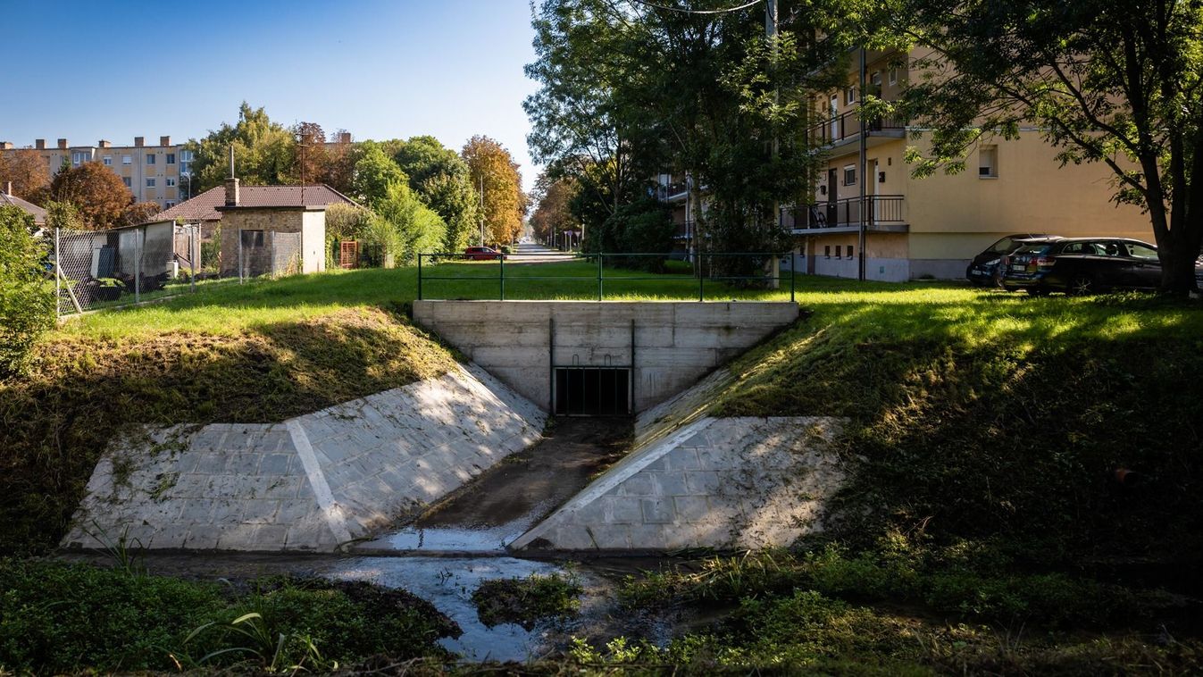 Közel 1,2 milliárdból lett biztonságosabb a csapadékvíz elvezetése Tatán