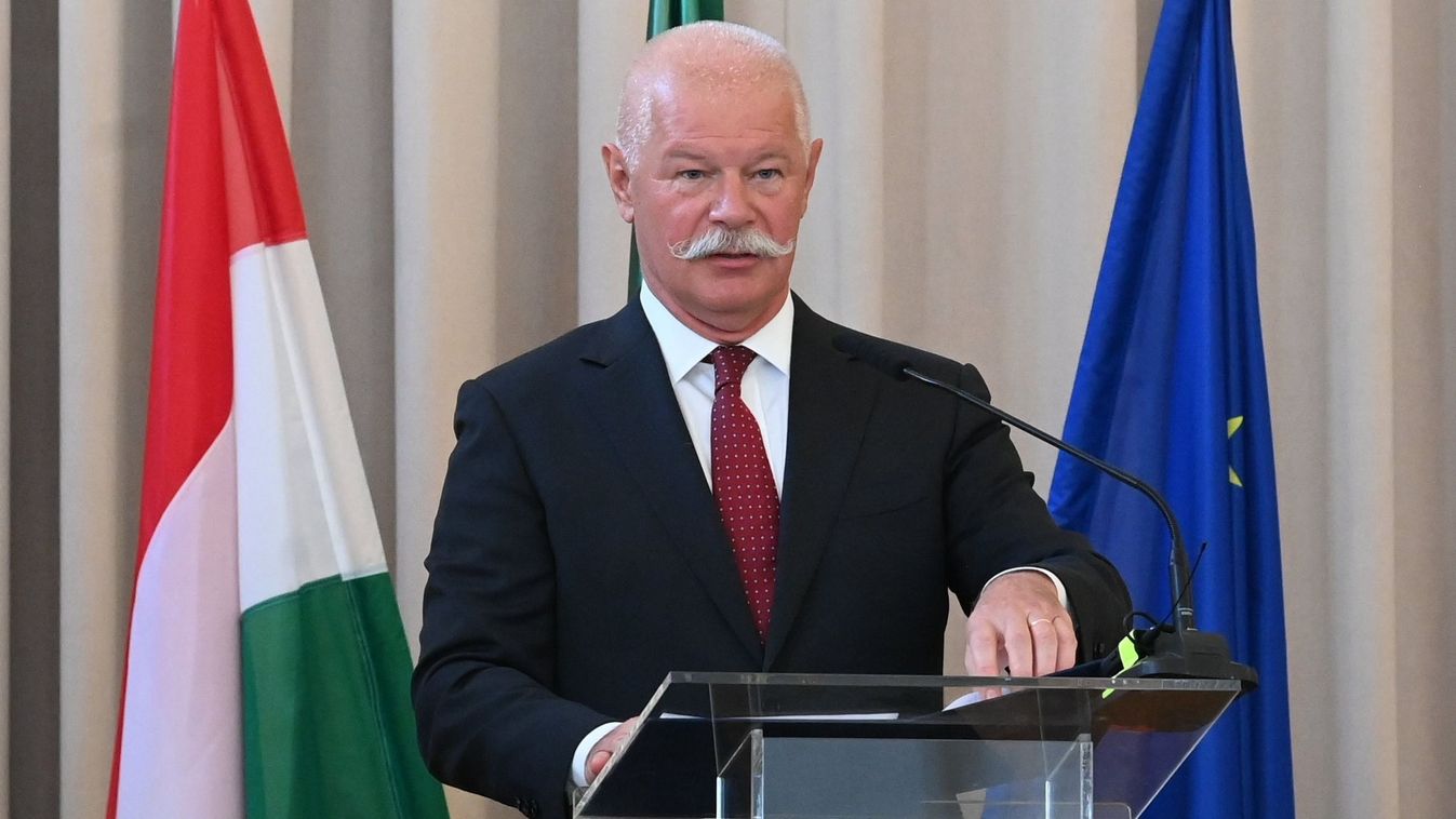 Csák János: a mai családok biztosítják a következő nemzedékeknek a nyugdíját