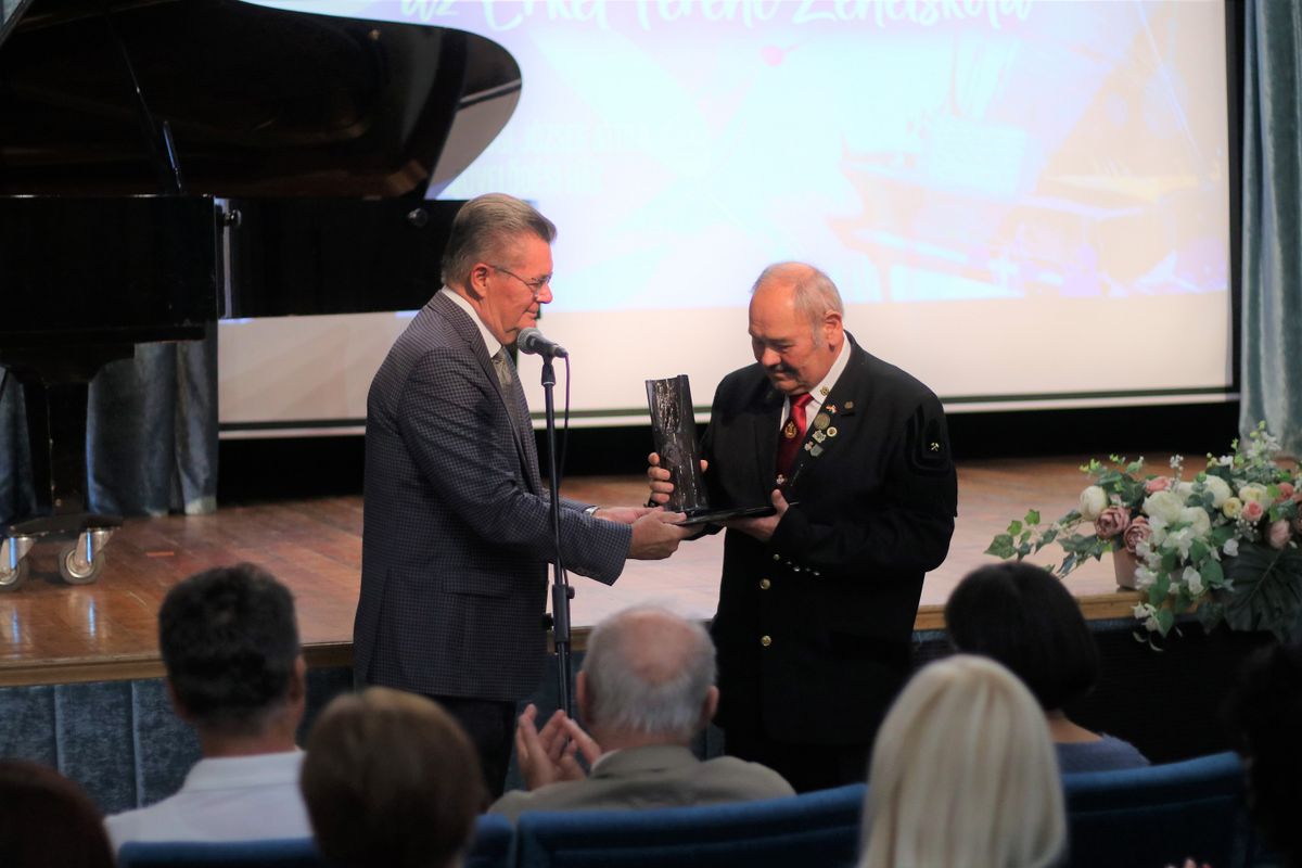 Dr. Tittmann János adta át a díjat Bohner Antalnak