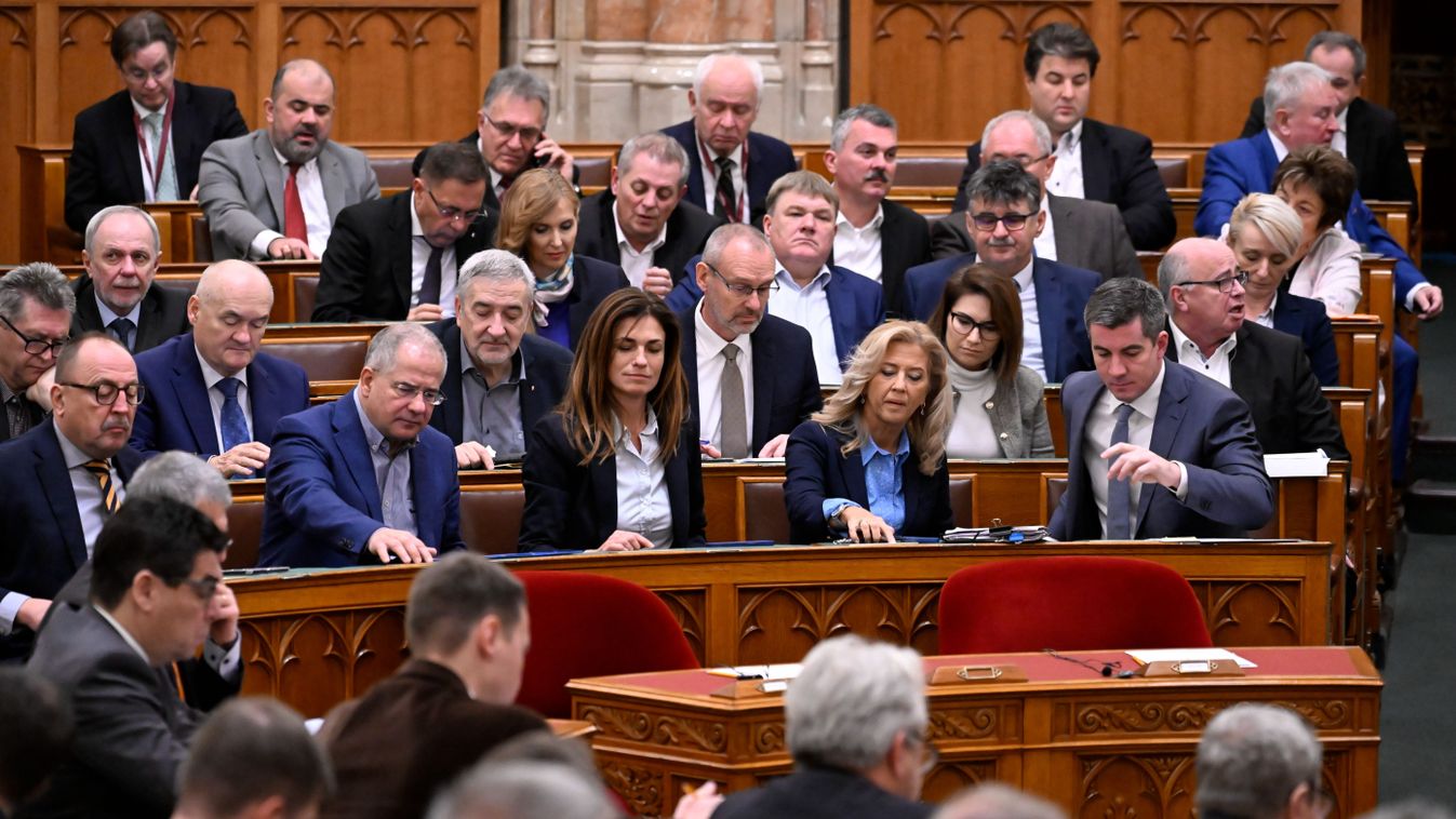 Benyújtották a nemzeti szuverenitás védelméről szóló törvényjavaslatot és az alaptörvény-módosítást