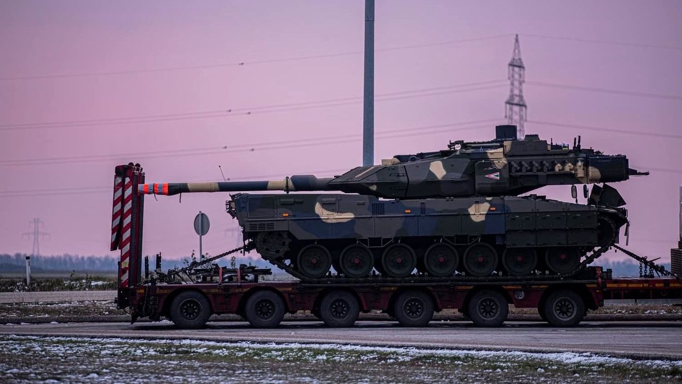Megérkeztek a legmodernebb Leopard harckocsik Magyarországra