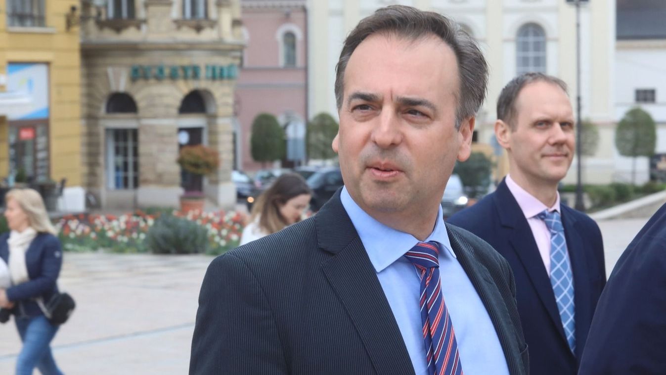 David Pressman nem nagykövetként, hanem politikai aktivistaként viselkedik (videó)