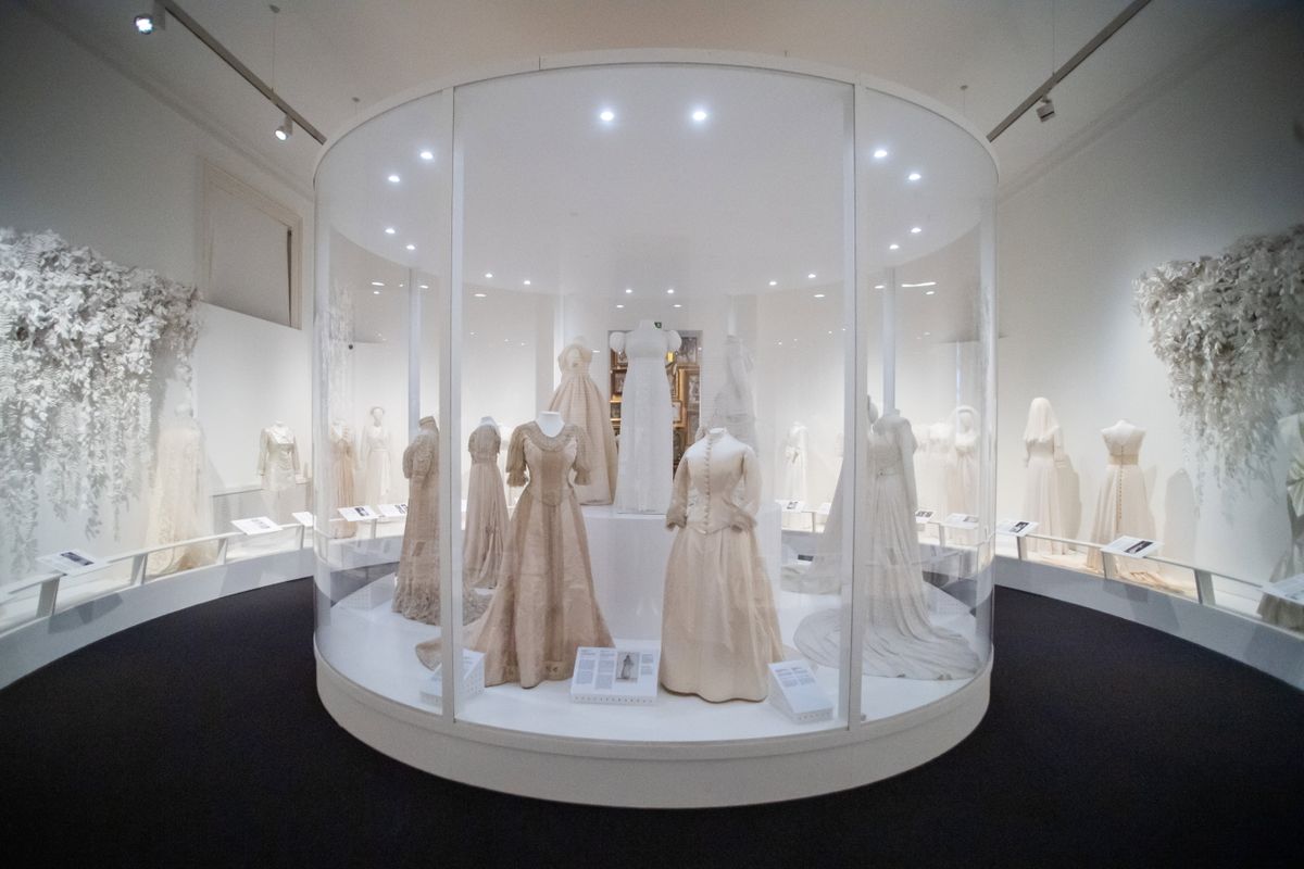 A Magyar menyasszony címû kiállítás részlete a Magyar Nemzeti Múzeumban