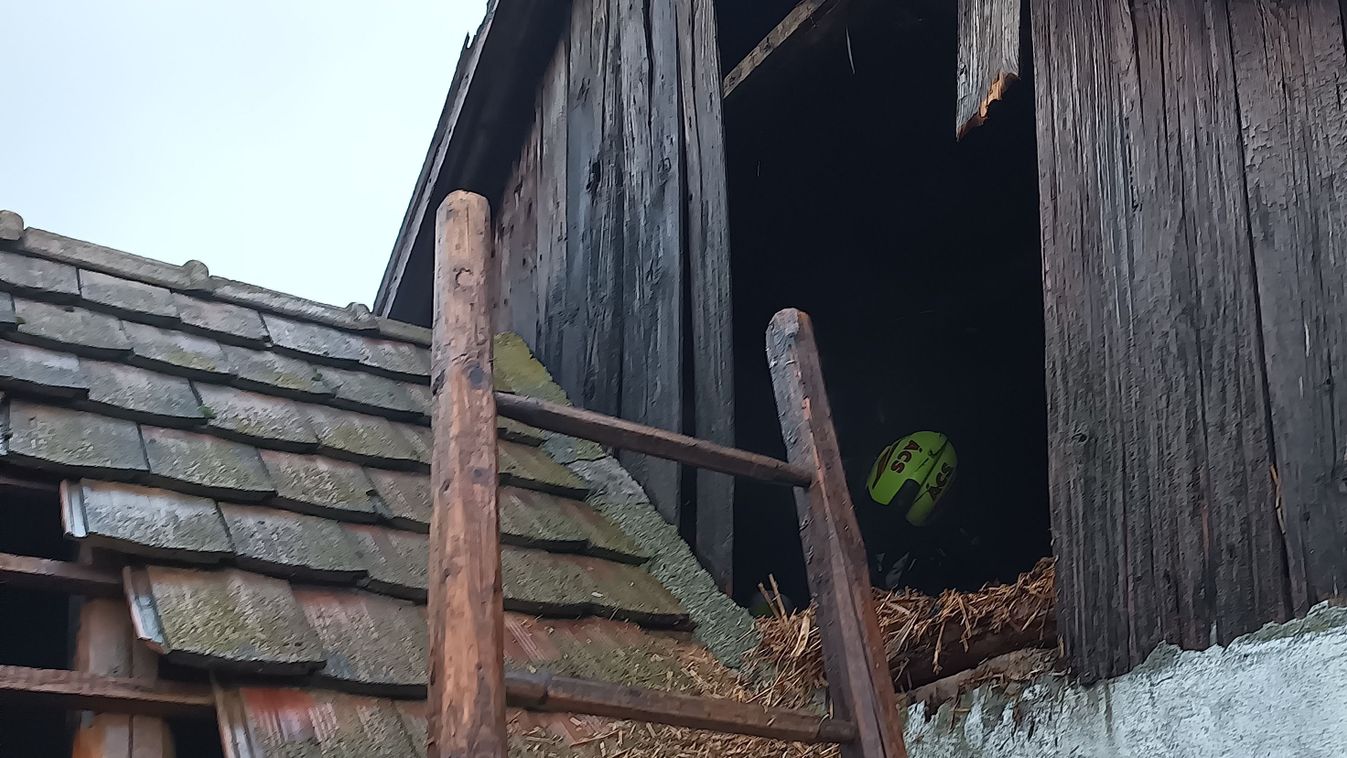 Háztűzhöz siettek a tűzoltók a hétvégénTatabányán és Banán is