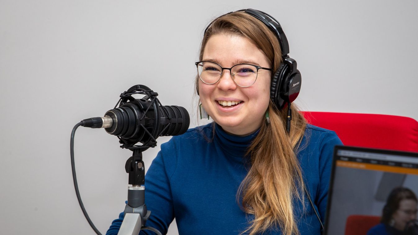 Megjelent Fehér Enikő első önálló kötete: Az analóg ember - PODCAST