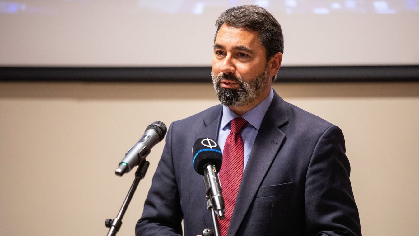 Hidvéghi Balázs: a brüsszeli jogállamisági cirkusznak véget kell vetni