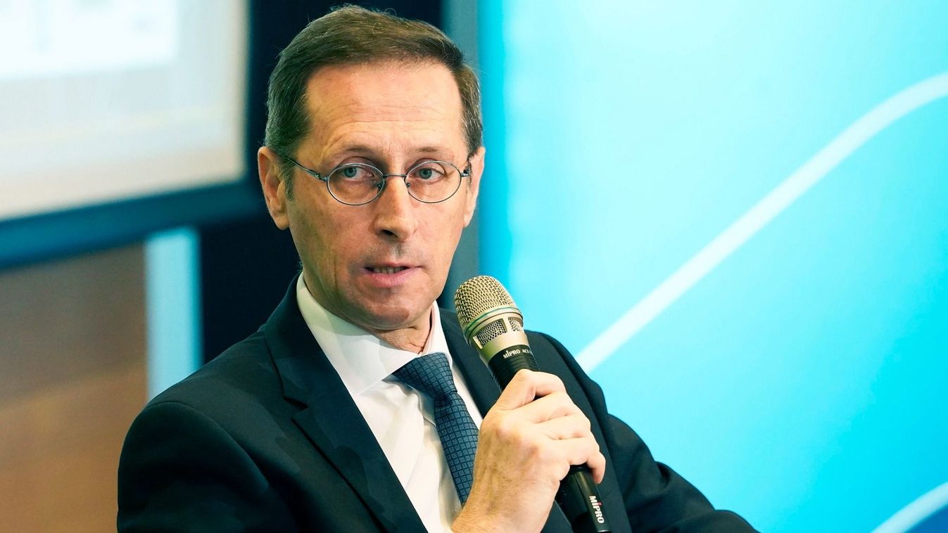 Varga Mihály: Brüsszelben változás kell!