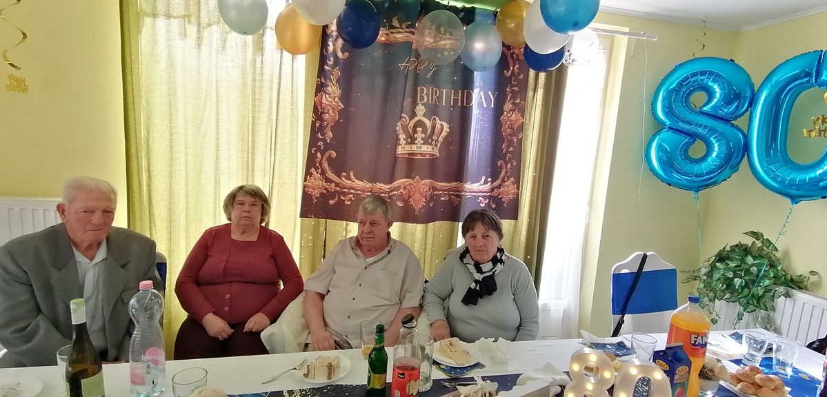 A tatabányai Lővér nagytermében ünnepelték a születésnapot