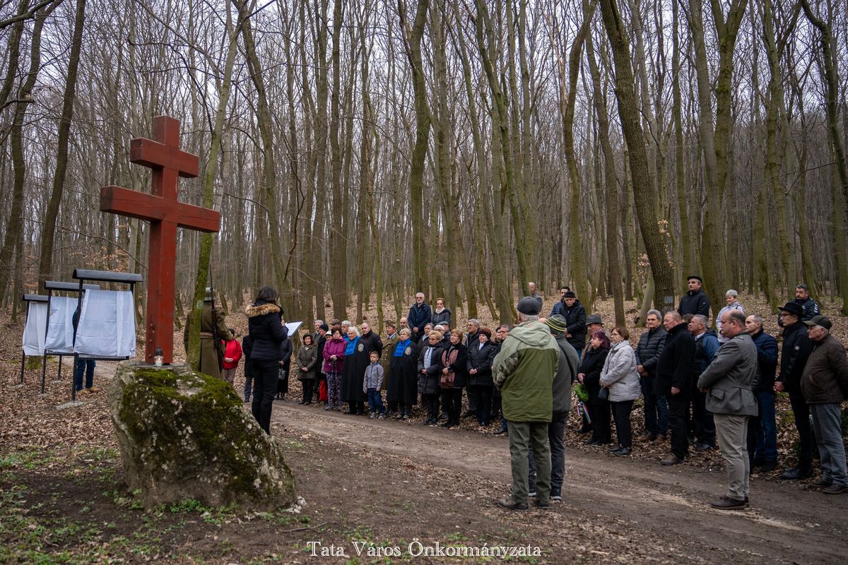 A kommunizmus áldozataira emlékeztek Dunaszentmiklóson és Szomódon. 