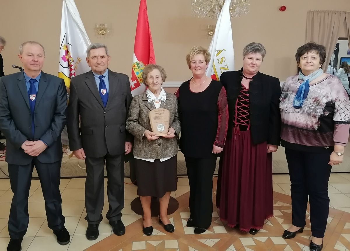 Kovács Lajosné és a korábbi években Simon István-díj elismerésben részesültek: Ligeti Gábor, Kanozsai Csaba, Baksa Zoltánné, Kohlné Ivánkai Katalin, valamint Kovács Gyuláné