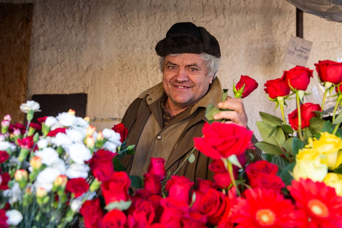 piac Bokros Károly matuzsálemnek számít: 40 éve árul virágot