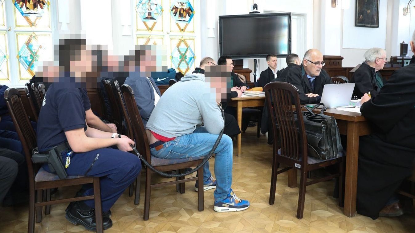 Halálos betegségeket hazudtak, kamu orvosi vizsgálatokon időseknek, hogy pénzt csaljanak ki tőlük