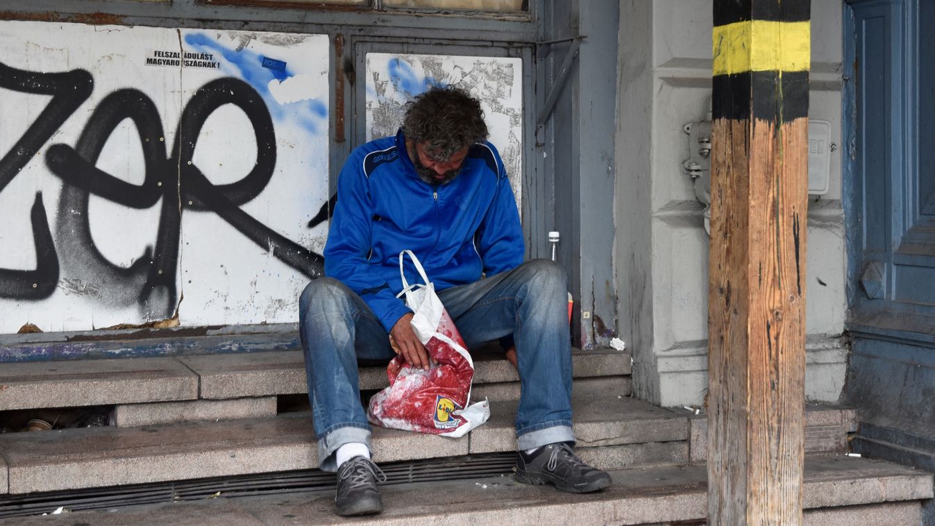 Romlik a közbiztonság: hajléktalanoktól és drogosoktól félnek a fővárosiak