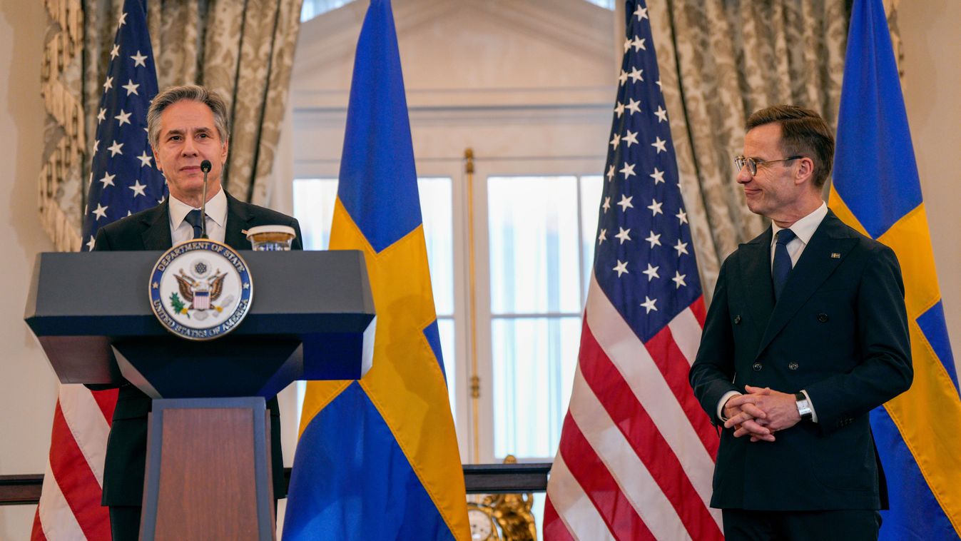 Svédország hivatalosan is a NATO tagja lett
