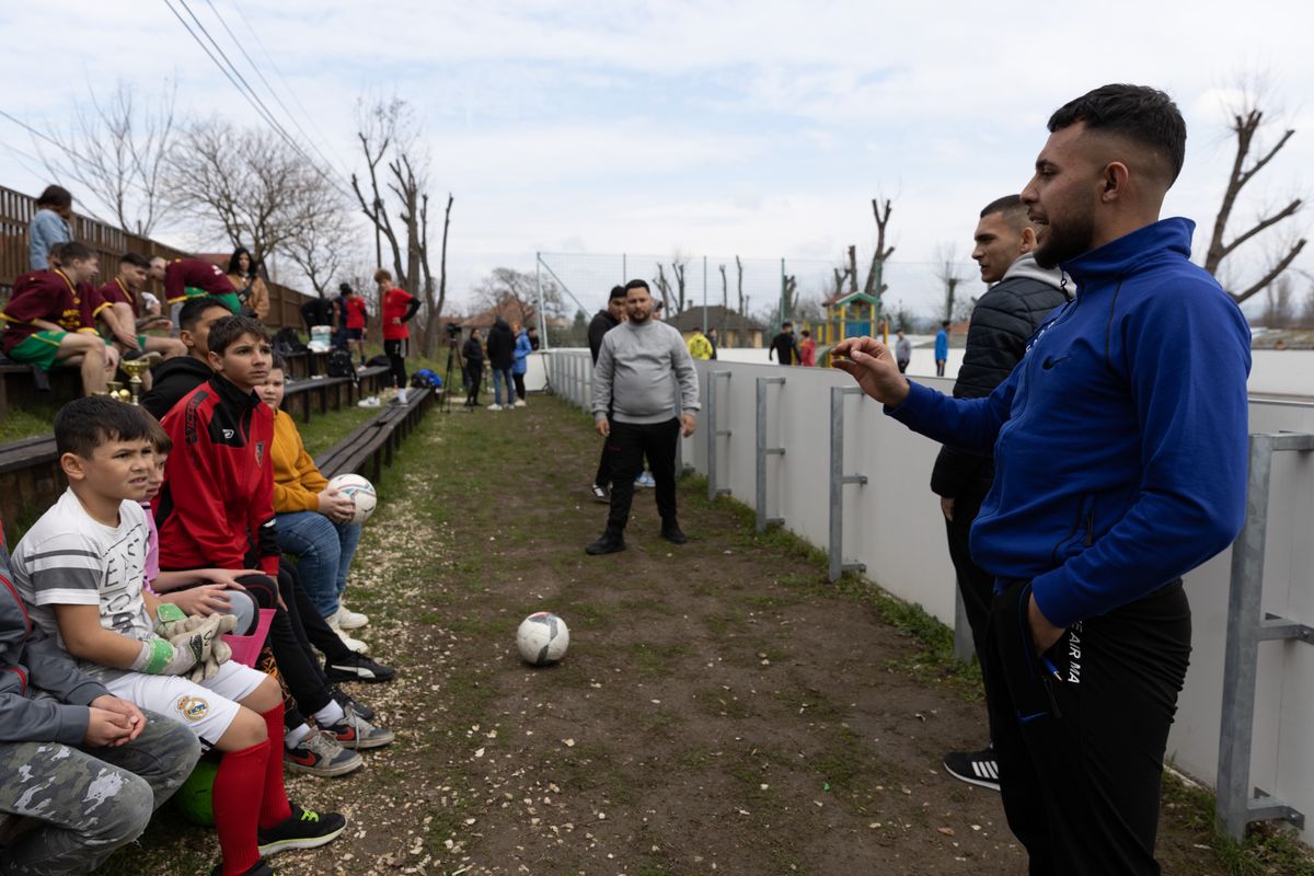 A rászorulók támogatásáért létrejött sportprogramon, a Tavaszi Lurkó kupán kiosztották a gólkirálynak és a legjobb kapusnak járó díjat is.