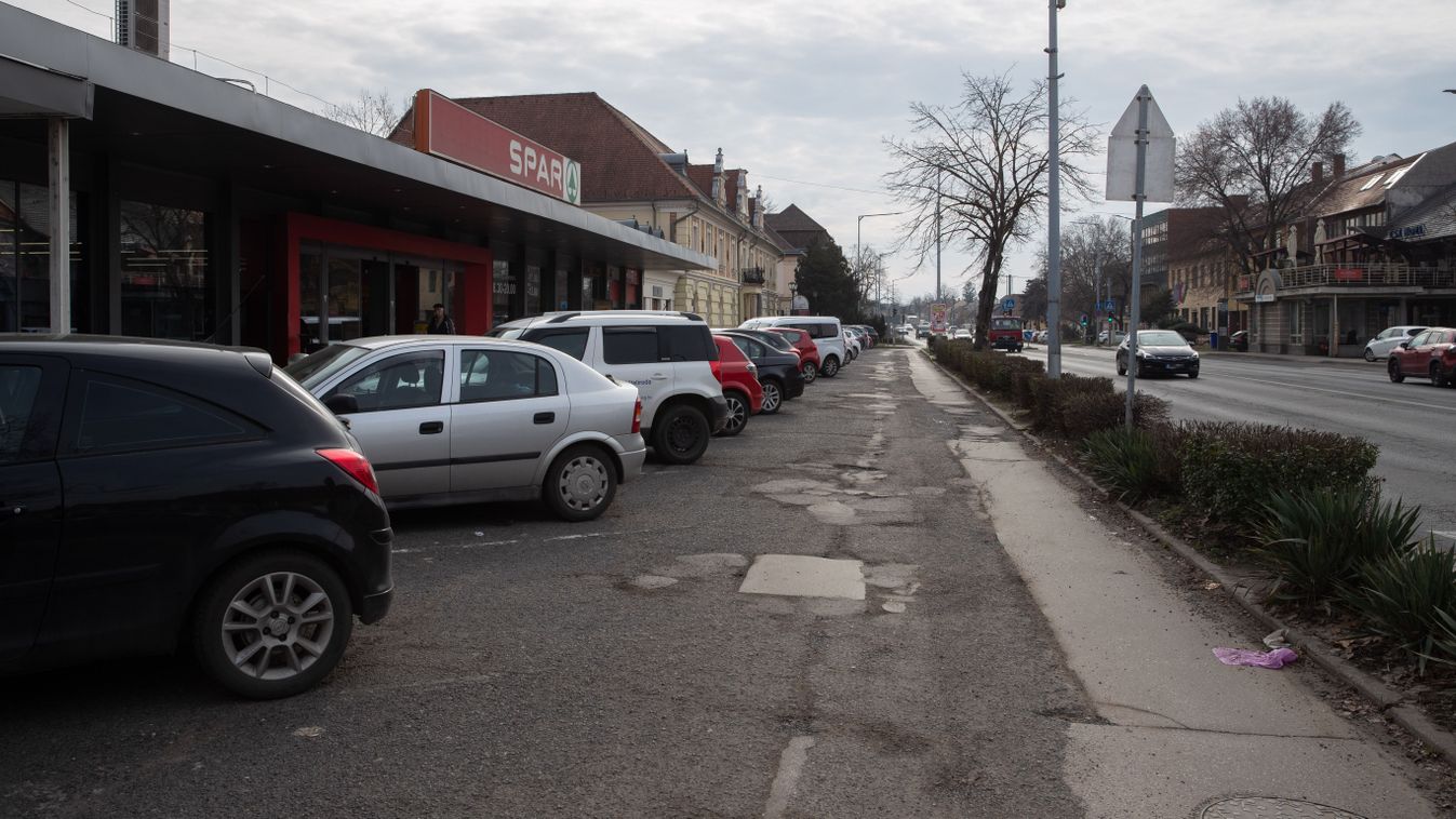 Parking problems: The number of cars is three times greater than the number of spaces