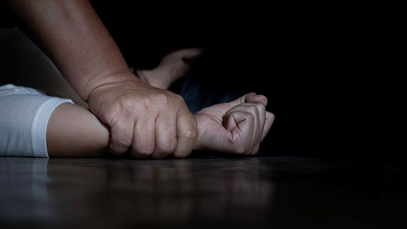 Rábízott kiskorút bántalmazott szexuálisan egy gyermekotthonban egy férfi