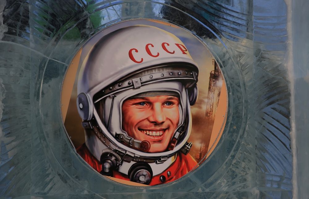Az első űrhajós születése 90. évfordulóján jelent meg magyarul is Lev Danyilkin könyve, a Gagarin
