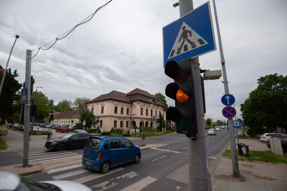 A Magyar Közút a Kemma.hu-nak elmondta, mikor rendeződik a közlekedési helyzet a tatai mentőbaleset helyszínén. 