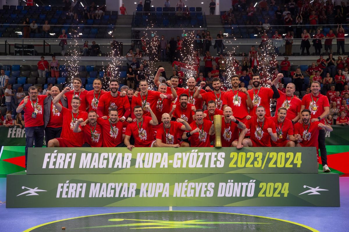 A címét megvédő Veszprém 31-ik alkalommal nyerte el a Magyar Kupa serlegét