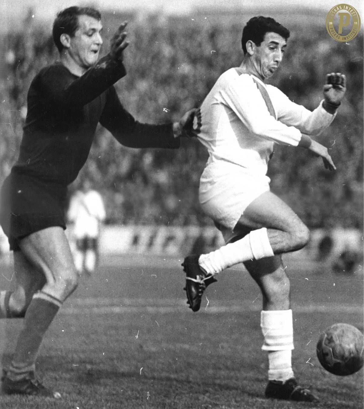 1939. május 8-án született a magyar labdarúgó legenda. Göröcs János sikeres pályafutást tudhatott magáénak, köztük a Tatabányával is.