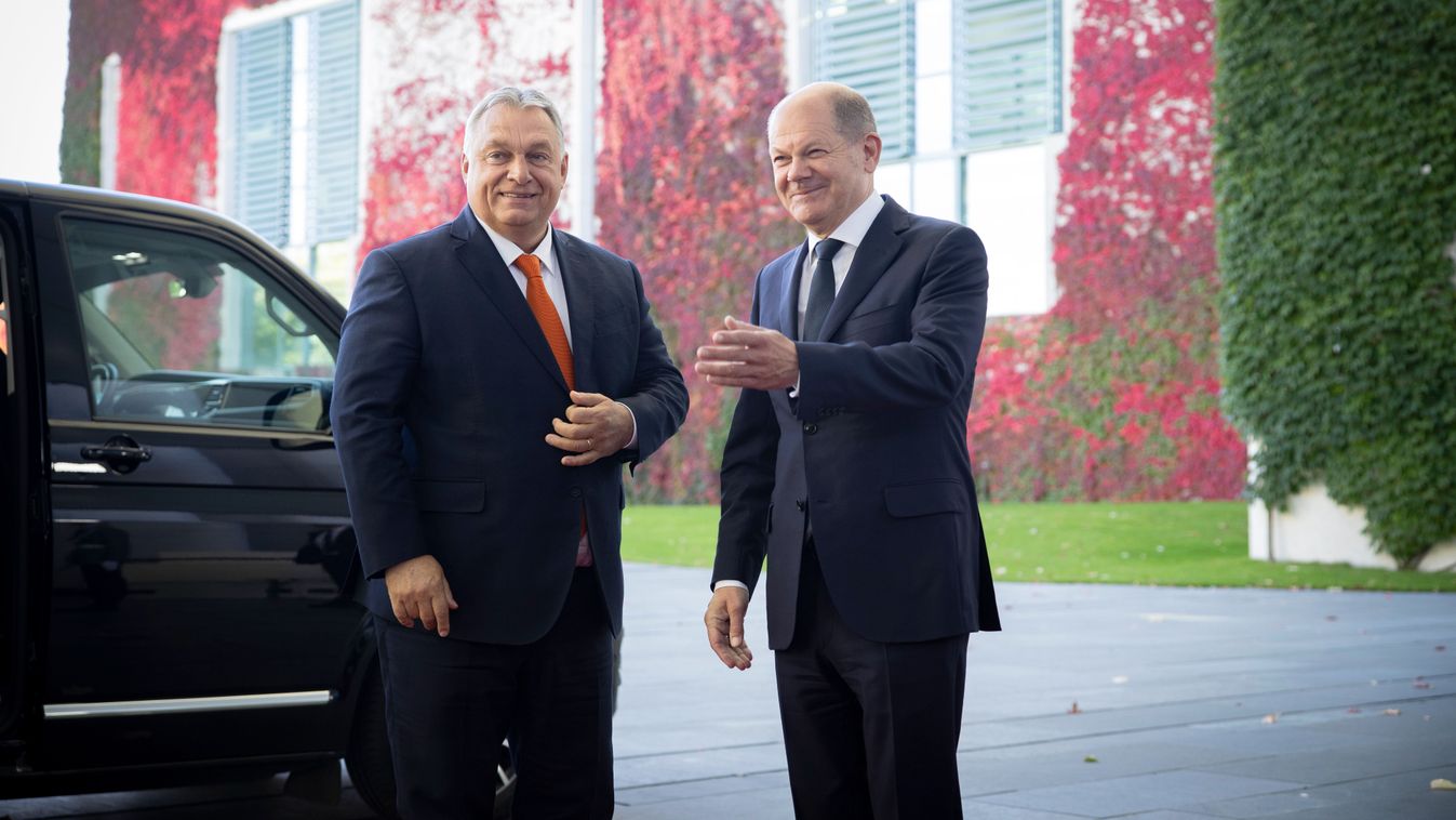Orbán Viktor a német–magyar meccsen találkozhat Olaf Scholz-cal