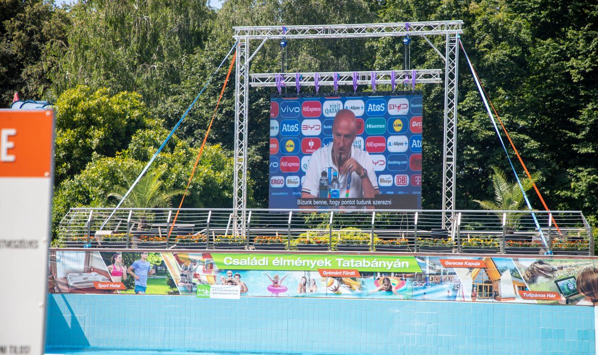 Nem csak otthon, a szurkolói zónákban, esetleg a stadionokból lehet követni a meccseket. A Gyémánt Fürdőben szombattól óriáskivetítőkön keresztül is lehet nézni az Európa-bajnokság összecsapásait.