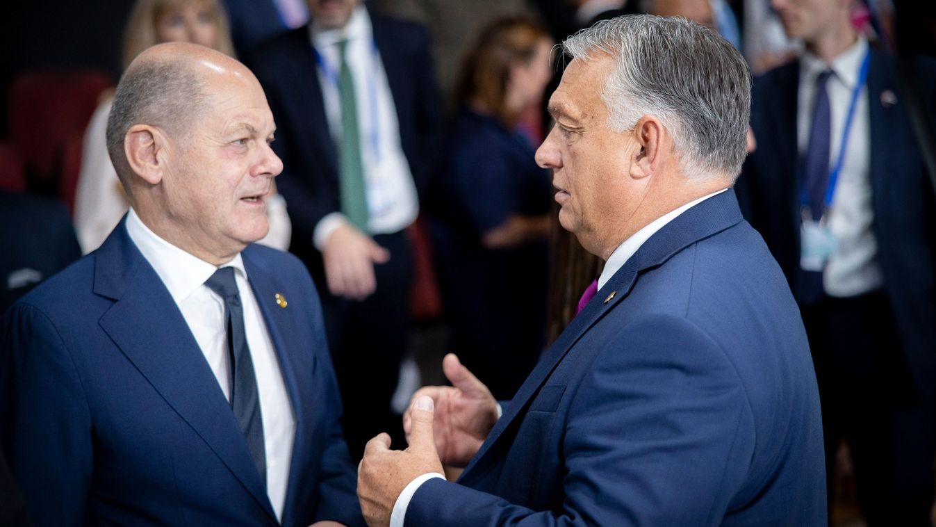 Orbán Viktor a német kancellárral tárgyal Berlinben