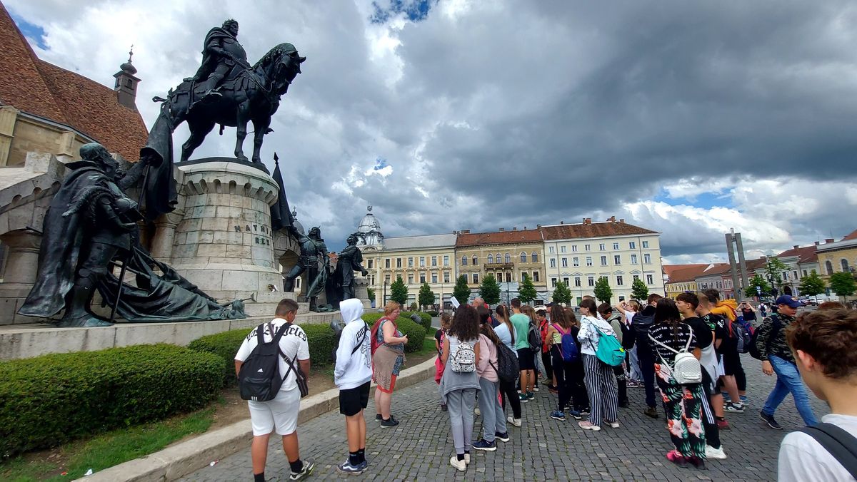 A diákok Mátyás király szobrát is megtekintették