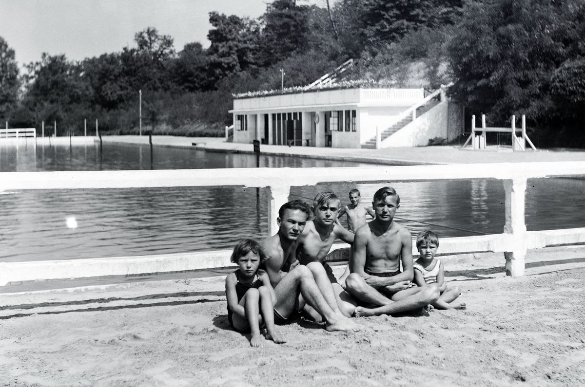 1932. Szabó Ignác utca, a Bányász fürdő (más néven "Cseri strand", később Gyémánt Fürdő)