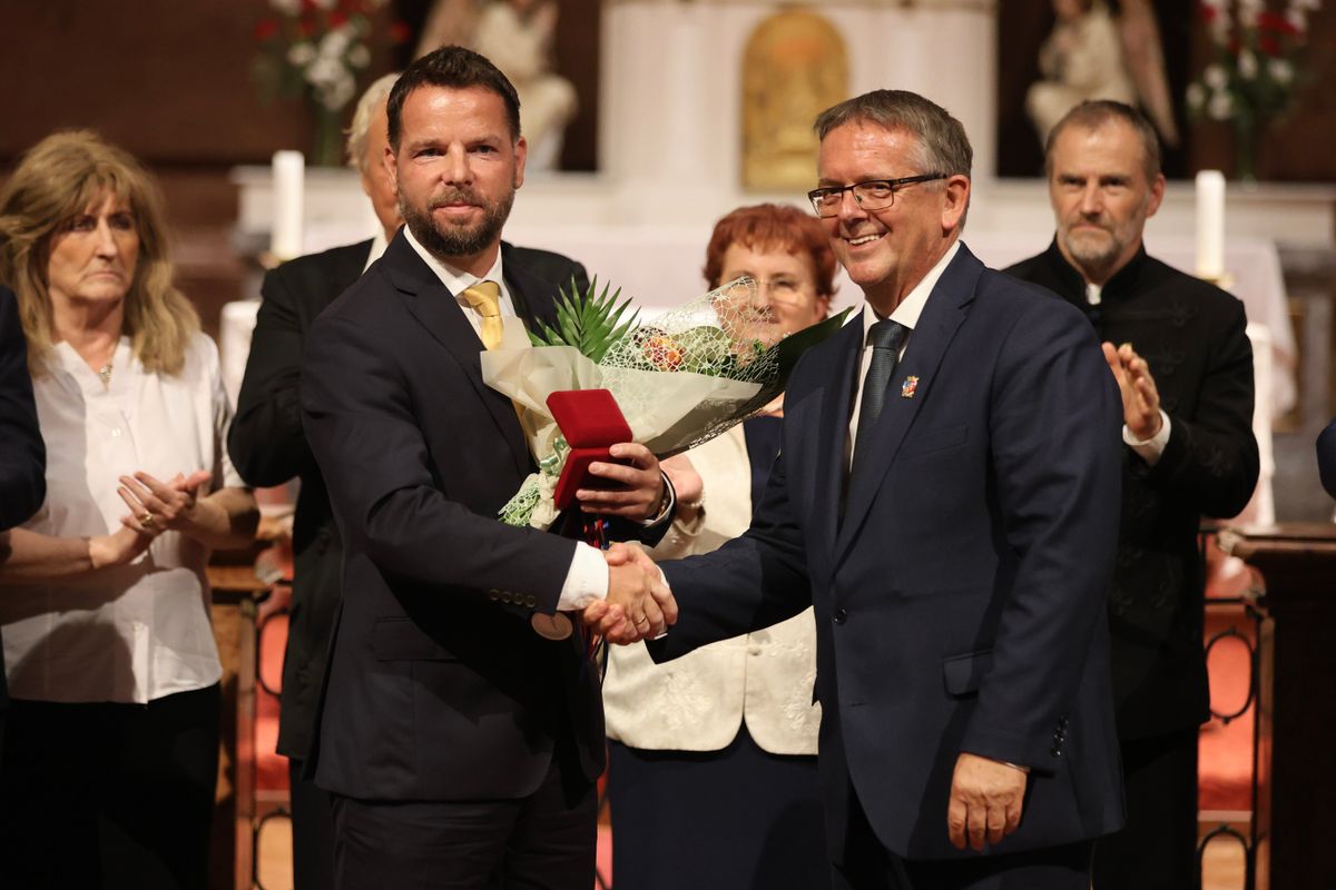 Idén is az államalapítás ünnepén adták át a tatai elismeréseket. Tata Város Díszpolgára címben részesül Németh Tamás János - a Volánbusz Zrt. vezérigazgató-helyettese. A kitüntetést Michl József adta át. 