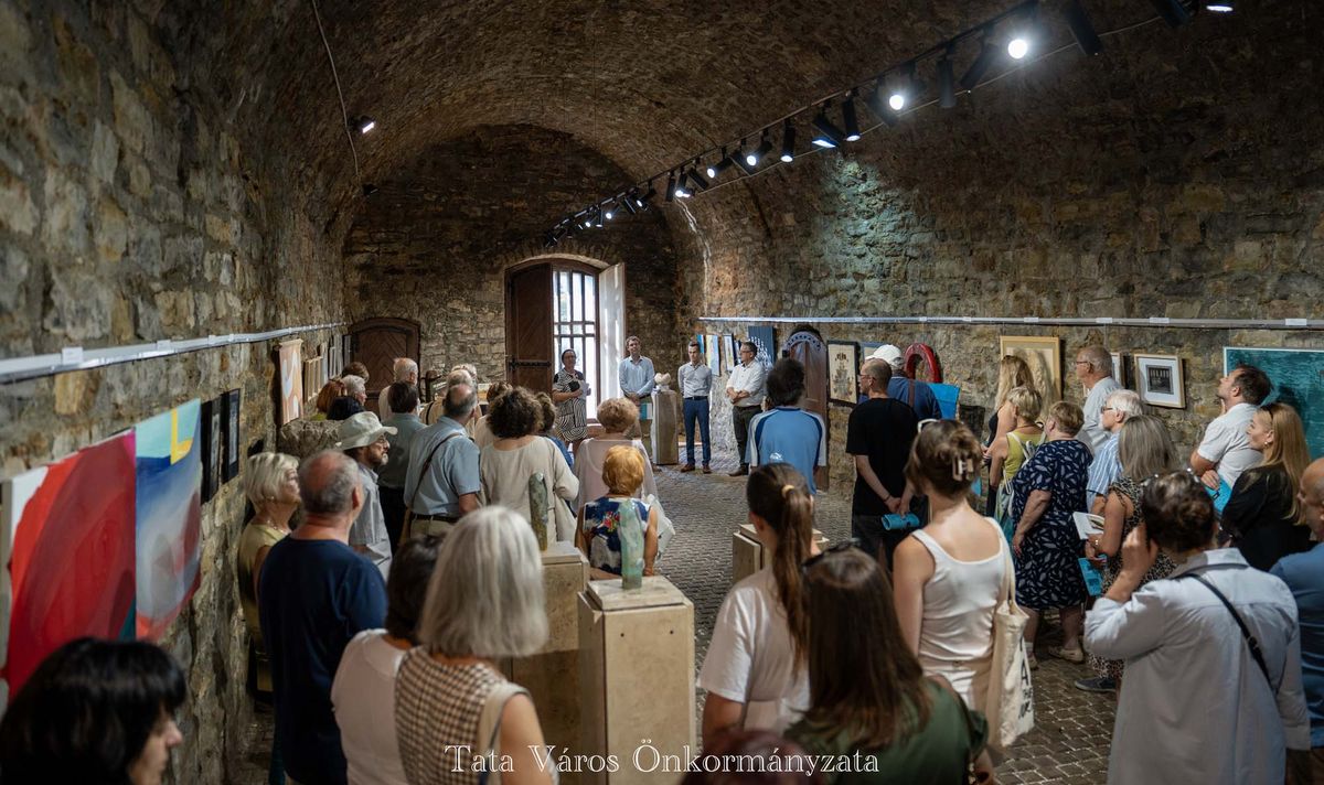 Idén is megrendezték a Grotta kiállítást Tatán. A Tatai vár Török kori bejárójában rendezett kiállítást augusztus végéig láthatják az érdeklődők.