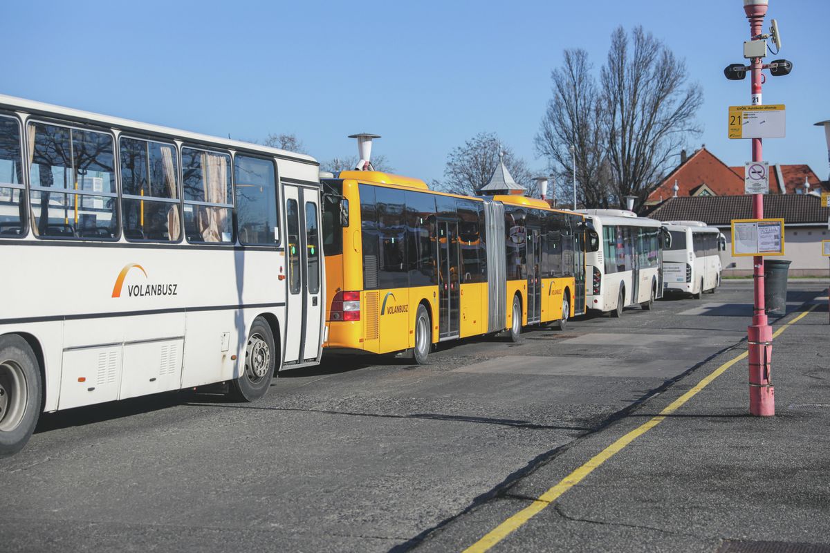 A Volánbusz új helyjegy-rendszere több Komárom-Esztergom vármegyei járatot is érint. Utánajártunk, hogy vehetik meg az ingázók ezeket a tiketteket.