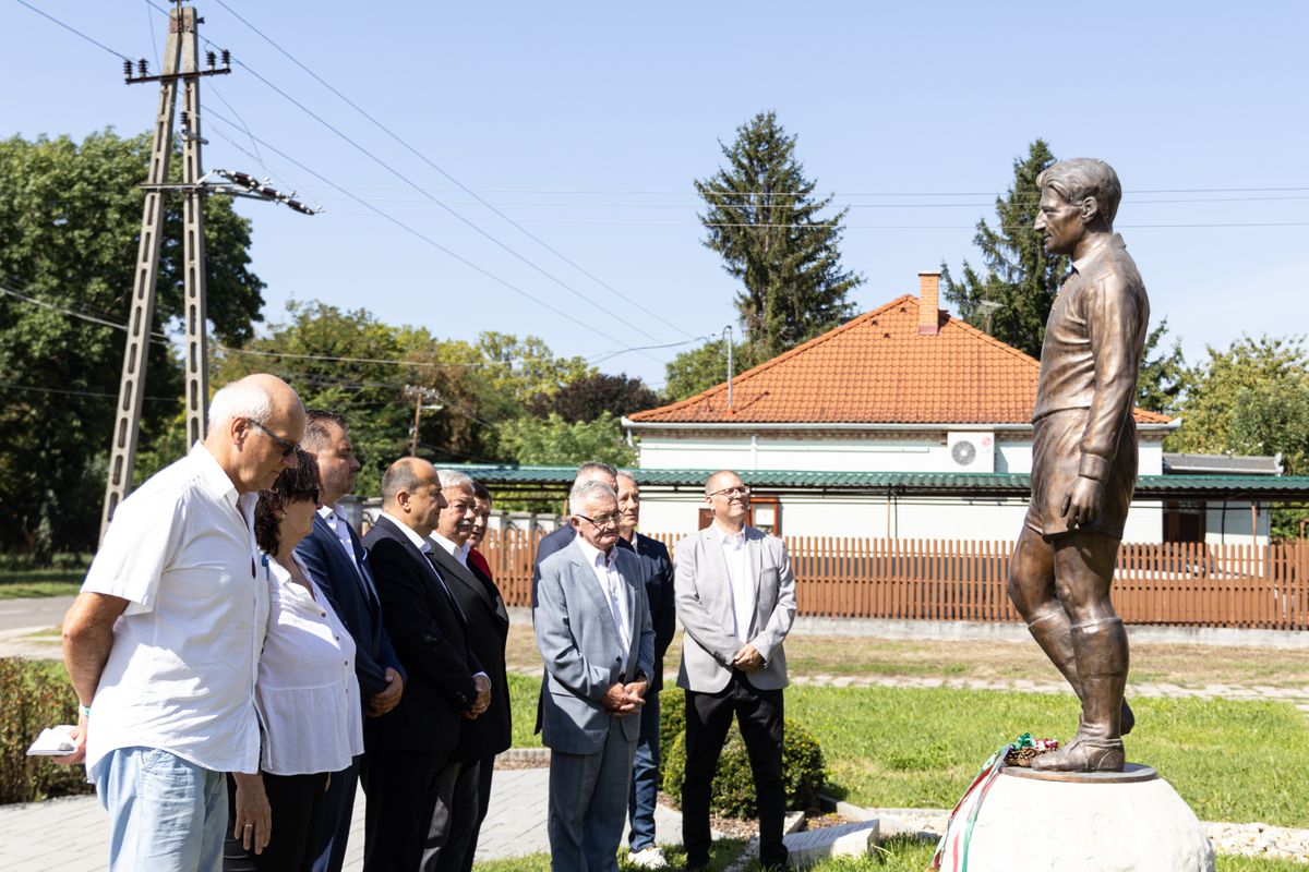 Czibor Zoltán szobrát is megkoszorúzták