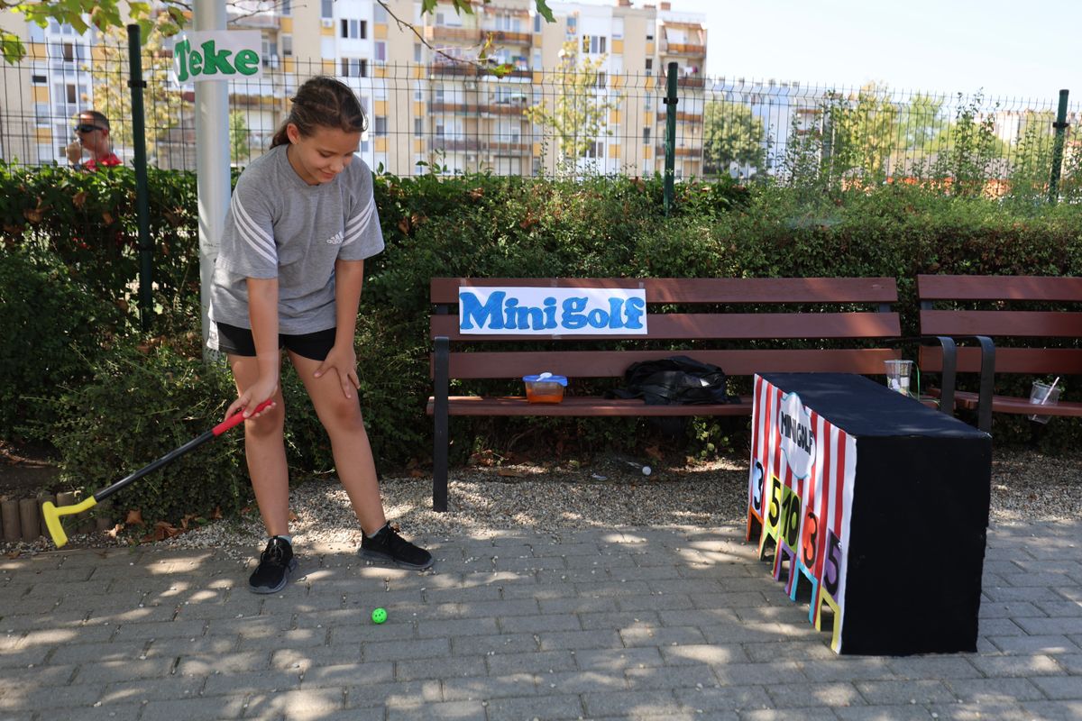 A gyerekek ilyen és ehhez hasonló üggyességi feladatokkal gyüthették a kincseket.