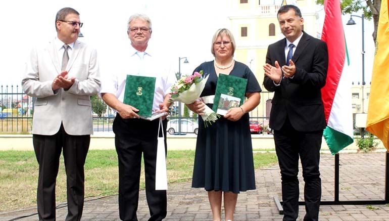 Sinkovicz Zoltán Kisbér polgármestere és Popovics György a vármegyei közgyűlés elnöke köszöntötte a Pro Urbe Sport díjasokat. 

