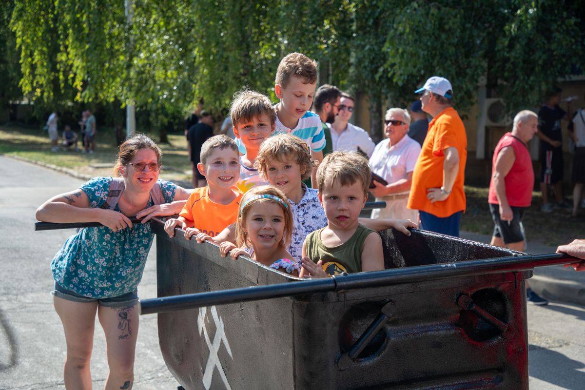 A csilletoló verseny a gyerekeknek is tetszett