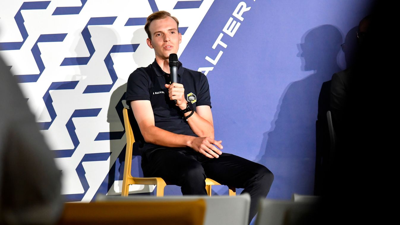A világ legjobb csapatában írt sporttörténelmet a magyar bringás