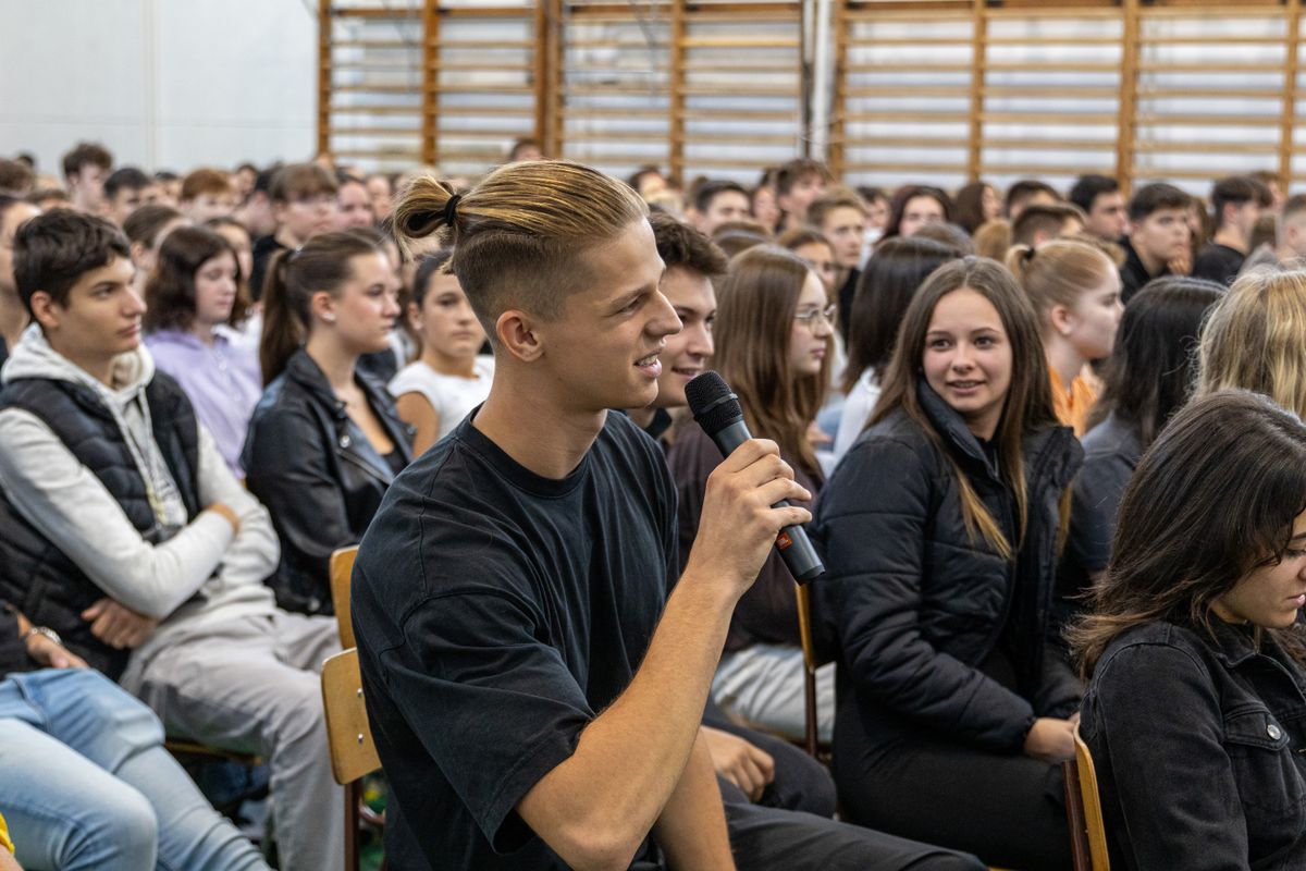 A diákok kérdezhettek is Jónyer Istvántól és  Vaskuti Istvántól