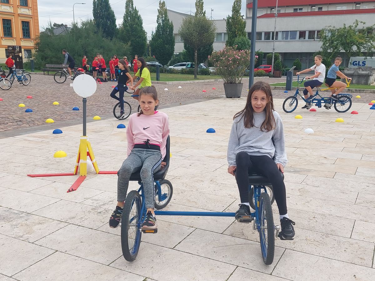 Tavaly az autómentes napon trükkös bringákat is ki lehet próbálni