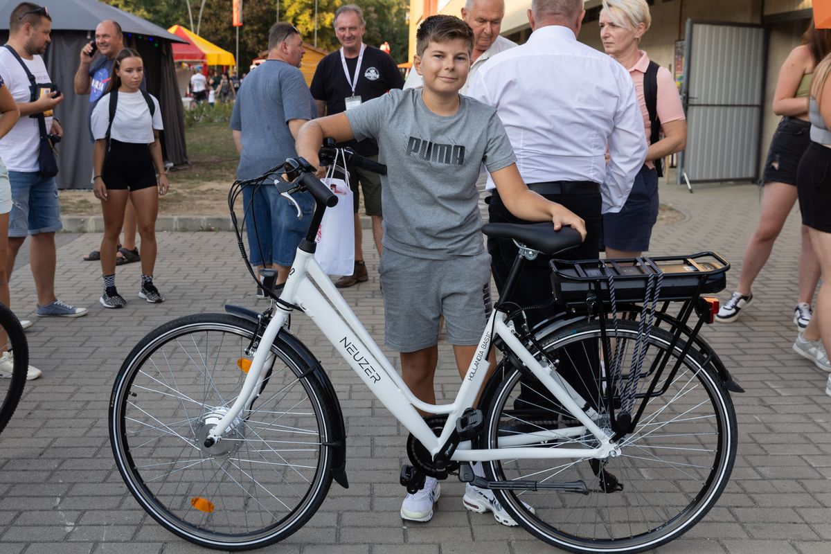 Rekord részvétel mellett zajlott a Kerékpározz egy bringáért Oroszlányban