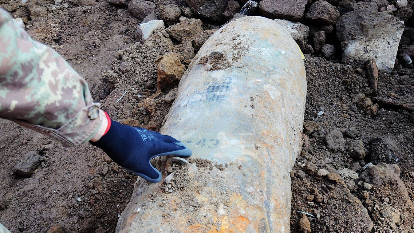 Döbbenetes méretű amerikai bombát találtak a IX. kerületben